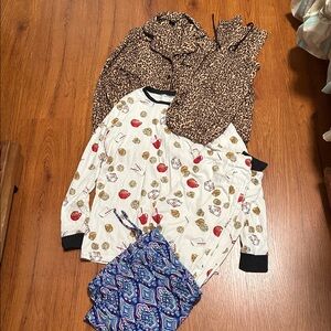 2 Cozy Pajama Set with Leopard and Fun Prints